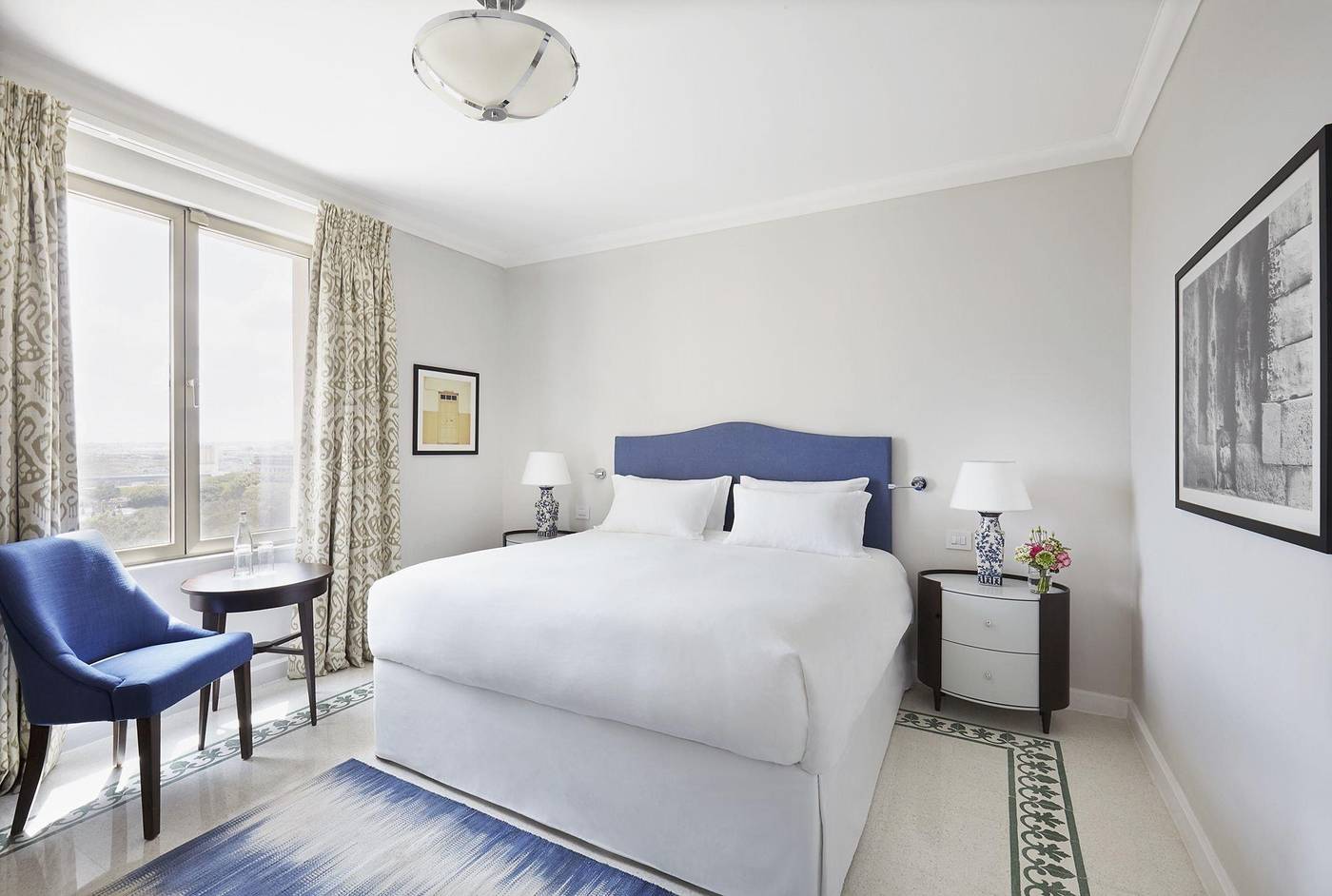 Hotel-Phoenicia-Room-26