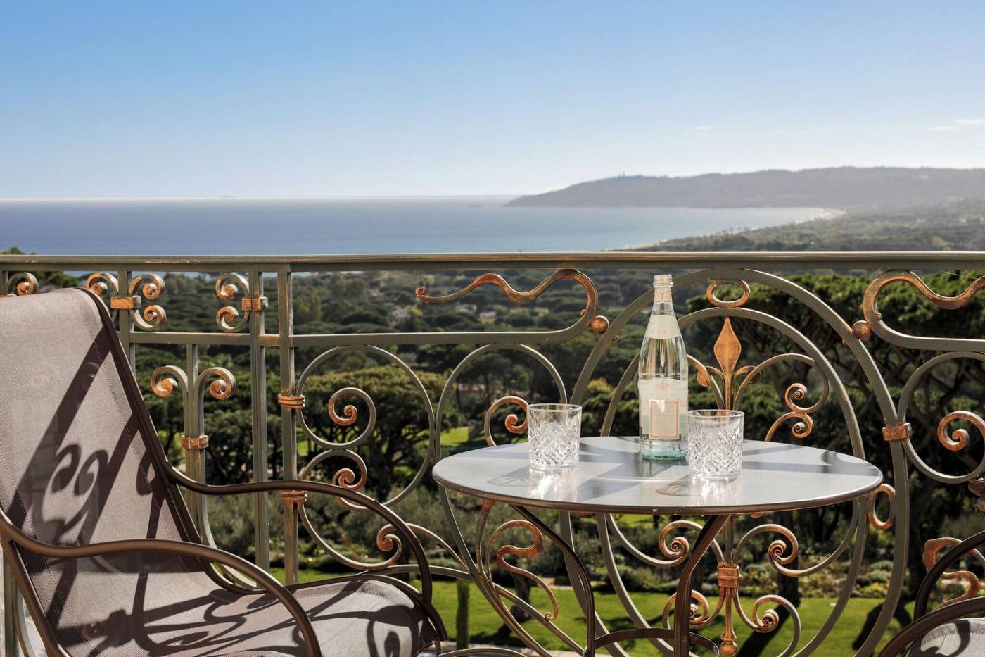 Chateau-de-la-Messardiere-Terrace-71