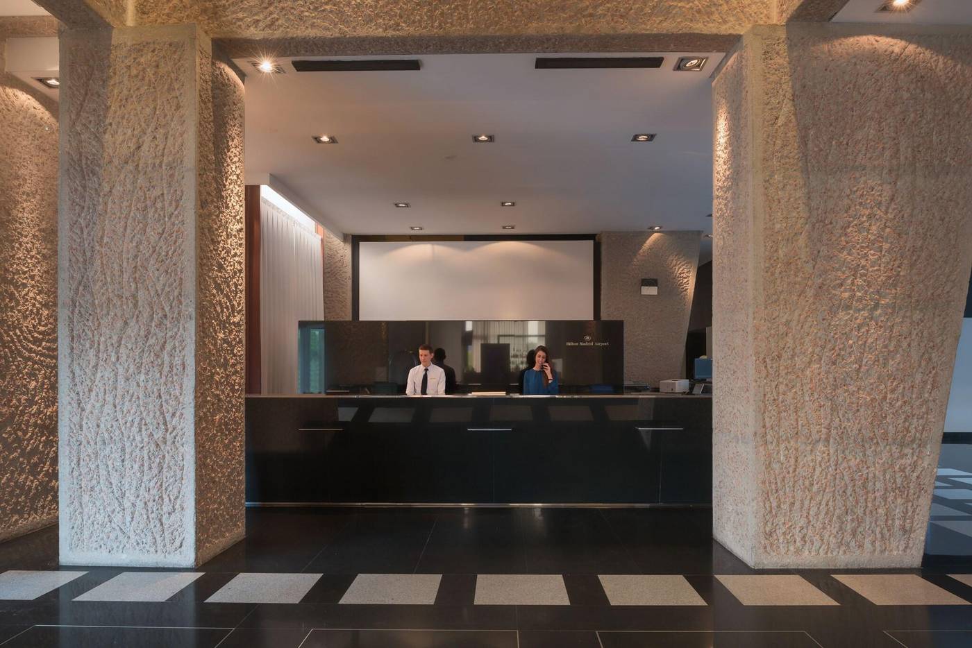 Hilton-Madrid-Airport-Lobby-26