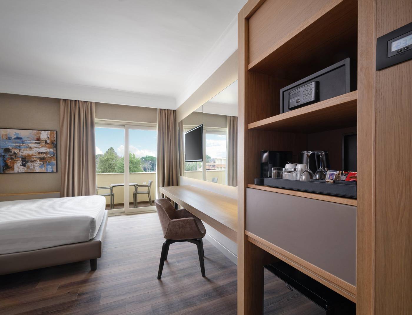 Crowne-Plaza-Rome---St--Peter-s-Room-33