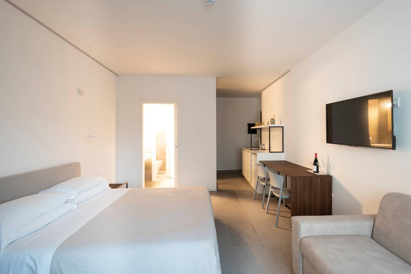 Alkamuri-Posh-Hotel---Spa-Room-8