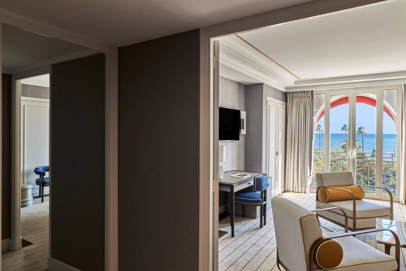 H----tel-Barri----re-Le-Majestic-Cannes-Room-28