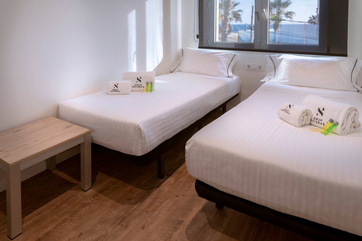 Apartamentos-Playa-De-Castelldefels-Room-32