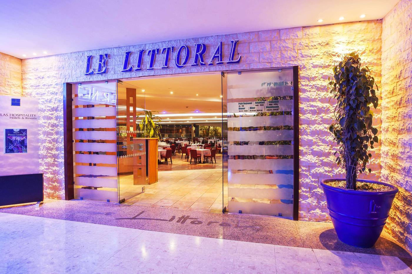 Atlas-Amadil-Beach-Aqua-Sun-Room-69