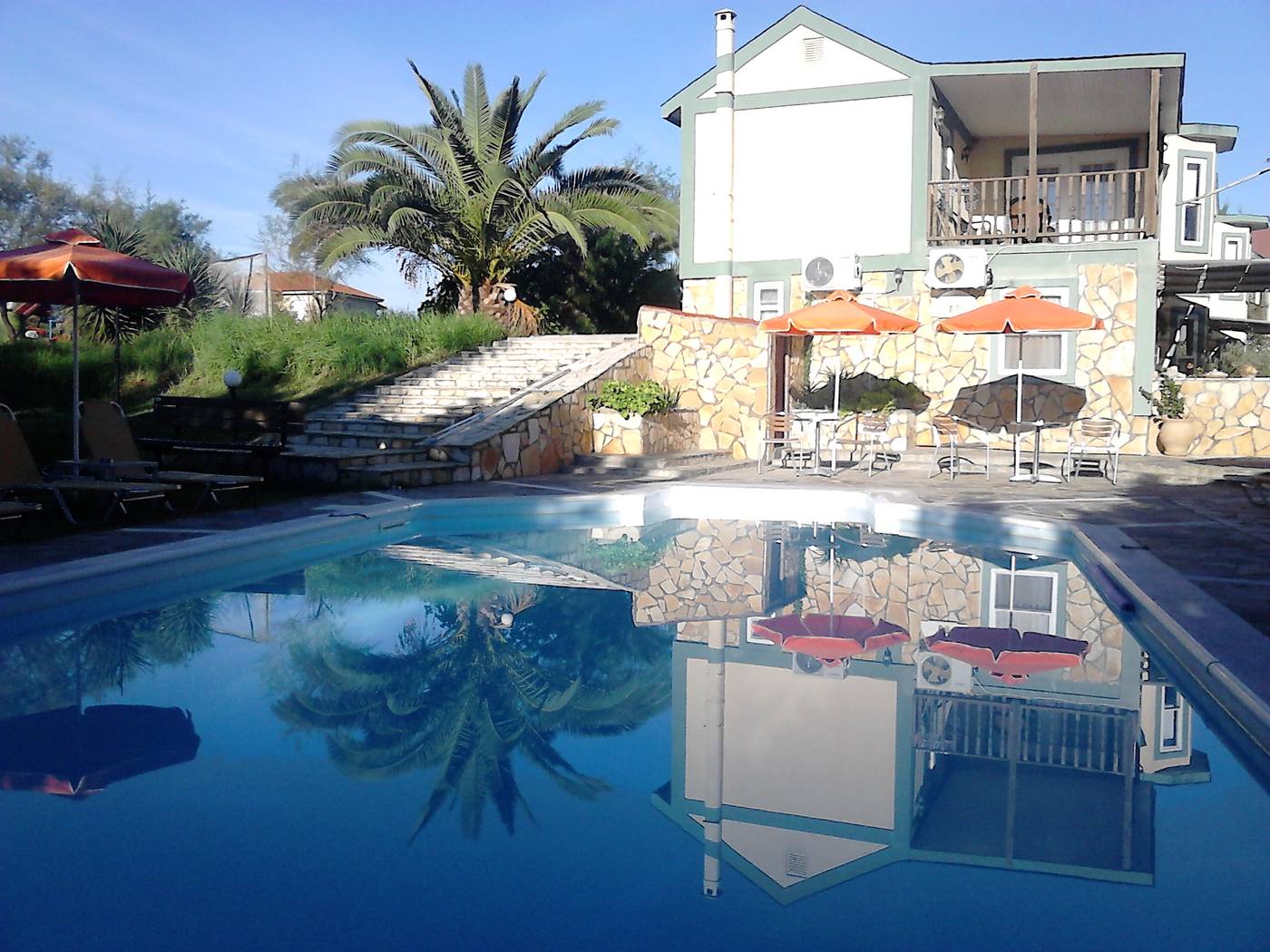 Zest---Xi-Beach-Room-1