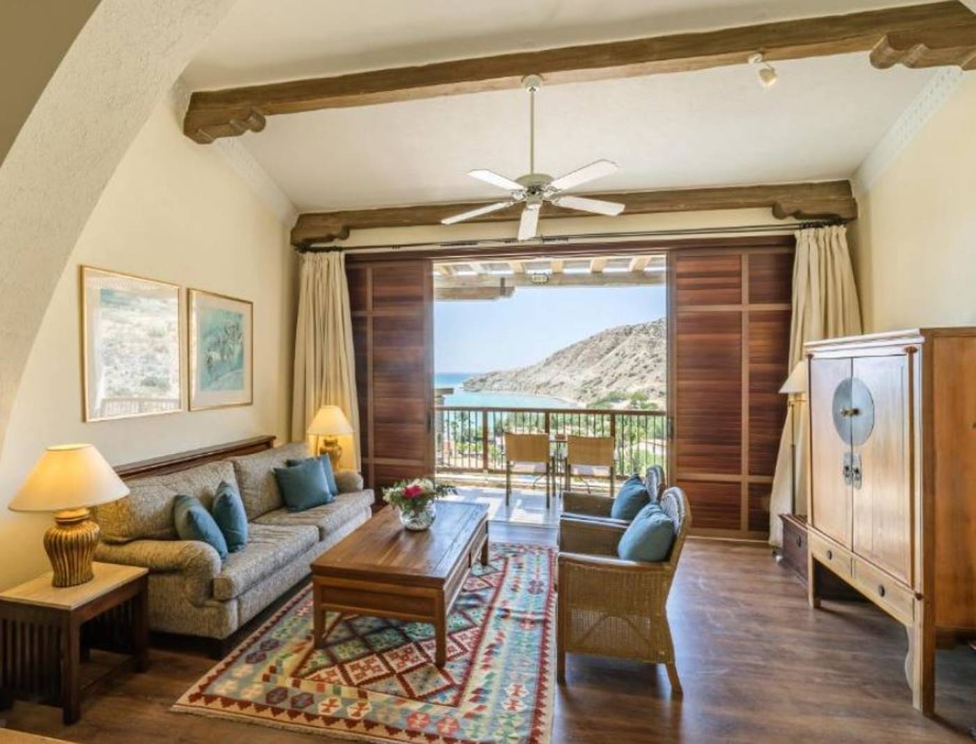 Columbia-Beach-Resort-Room-31