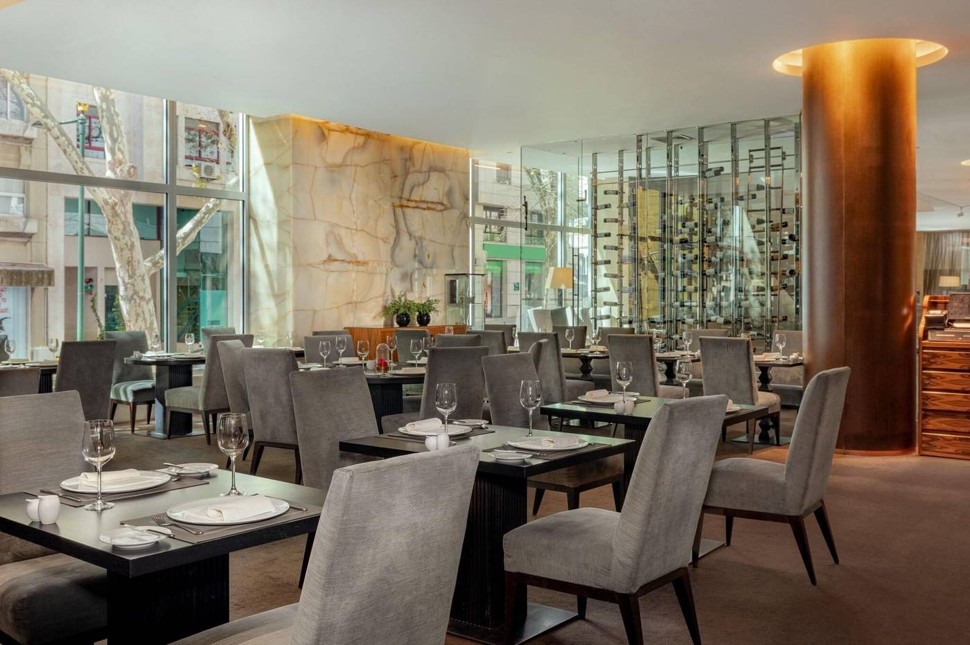 Sheraton-Lisboa-Hotel---Spa-Lobby-52