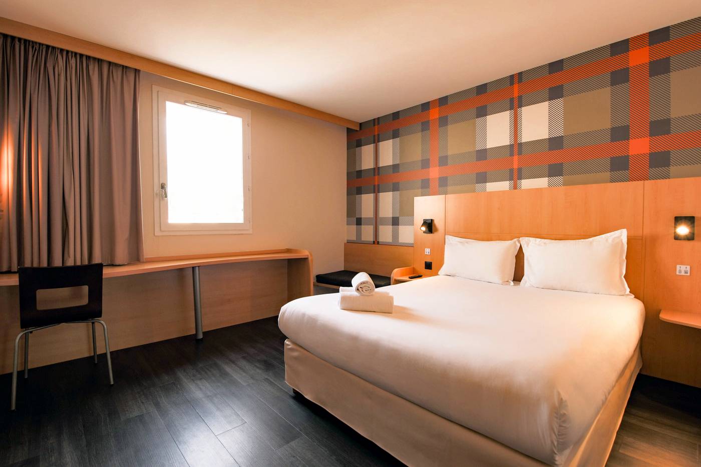 easyHotel-Nice-Palais-de-Congres-Room-5