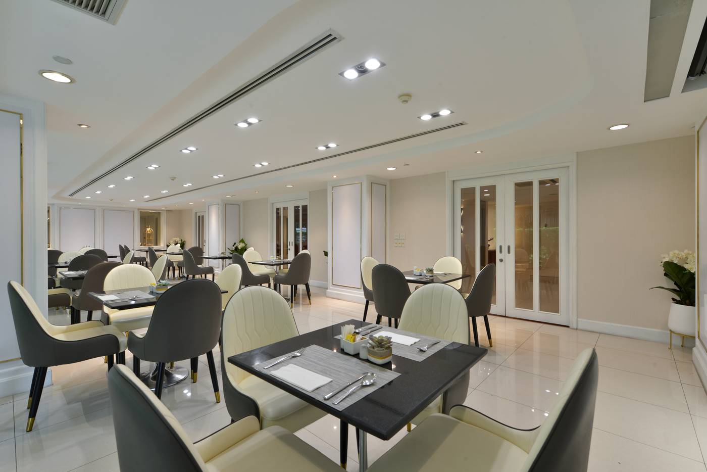 Centre-Point-Sukhumvit-Thong-Lo-Restaurant-15
