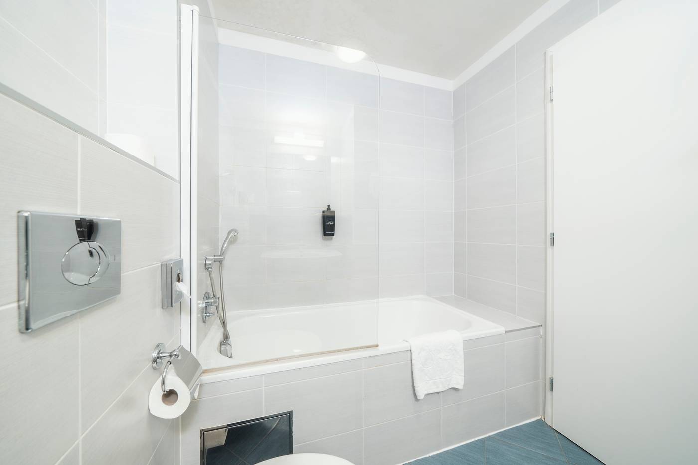 Ehrlich-Hotel-Room-22