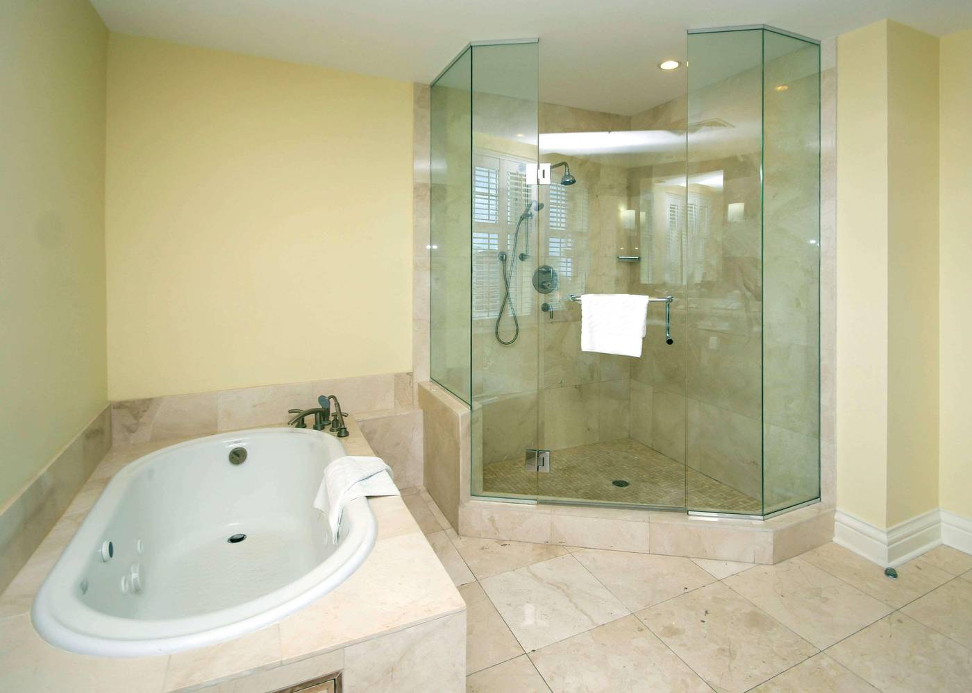 British-Colonial-Room-43