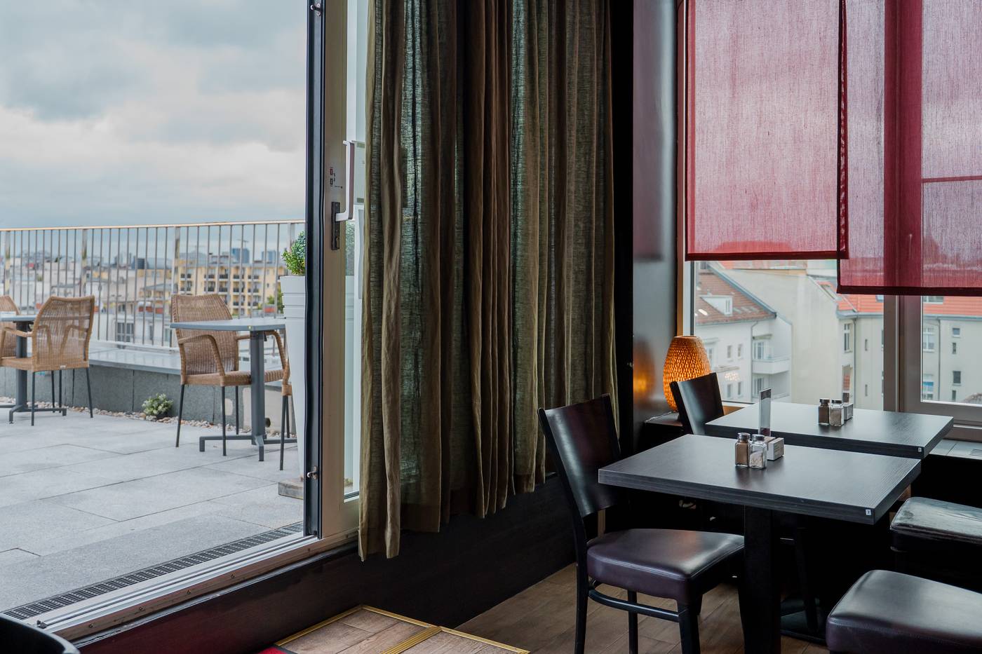 Two-Hotel-Berlin-by-Axel-Restaurant-4