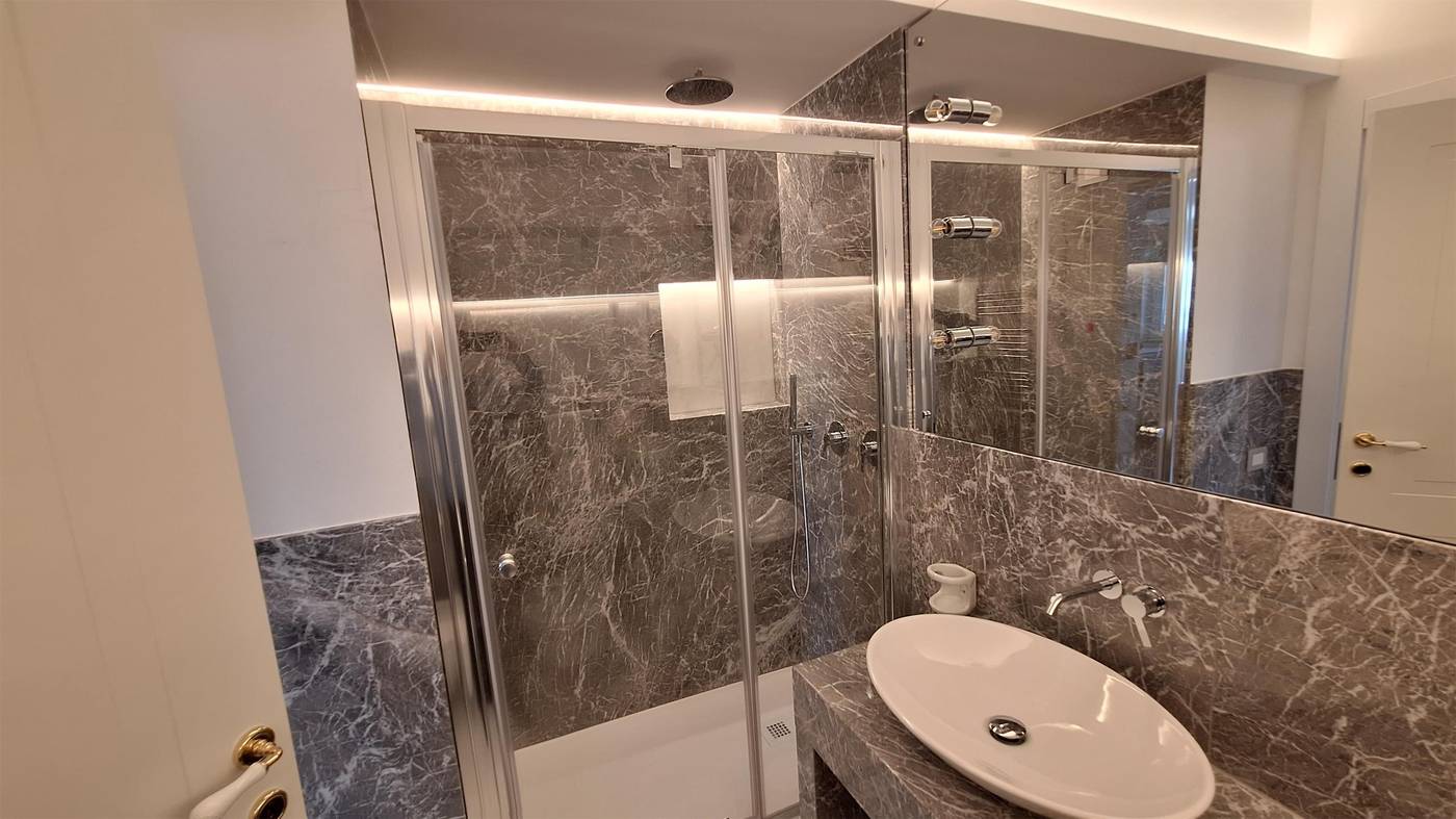 BEST-WESTERN-Hotel-Rivoli-Room-51