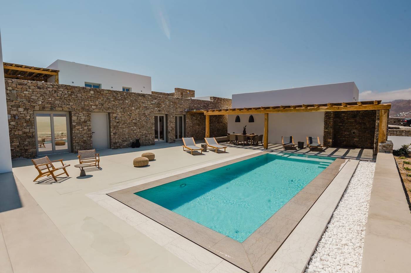 Amarelo-Suites-Room-1