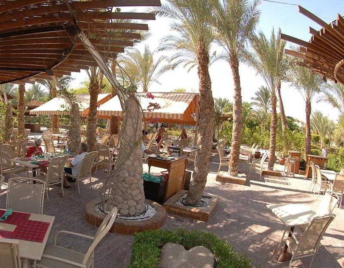 Fayrouz-Resort-Restaurant-14