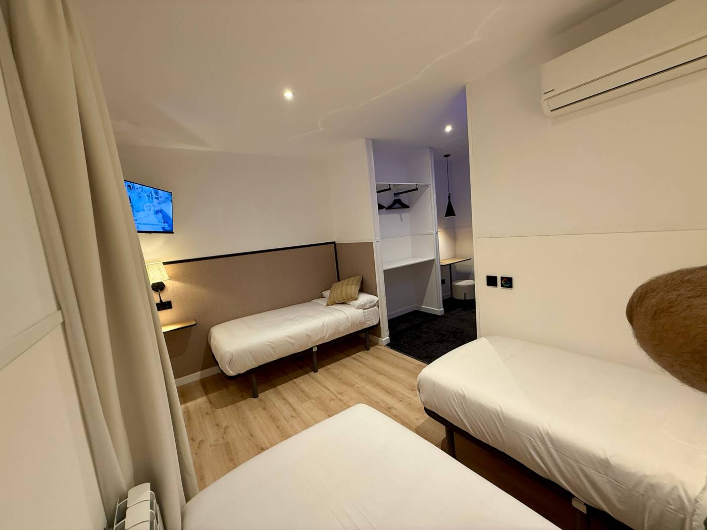 Mucho-Madrid-Room-22