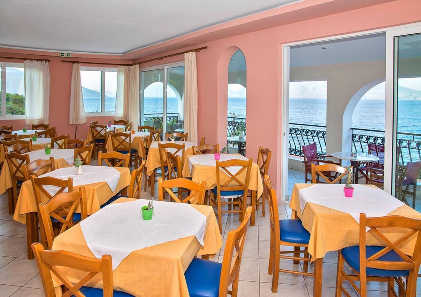 Green-Bay-Restaurant-14