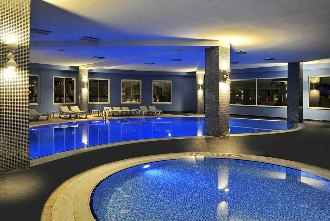 Lake---River-Side-Hotel---Spa-Pool-69