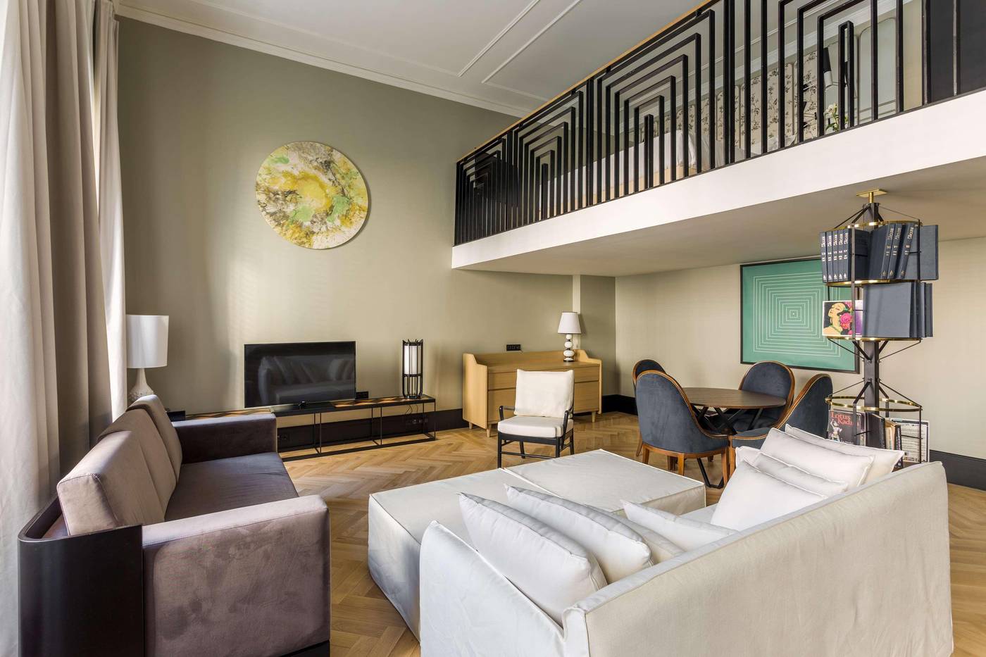 Room-Mate-Emir-Room-38