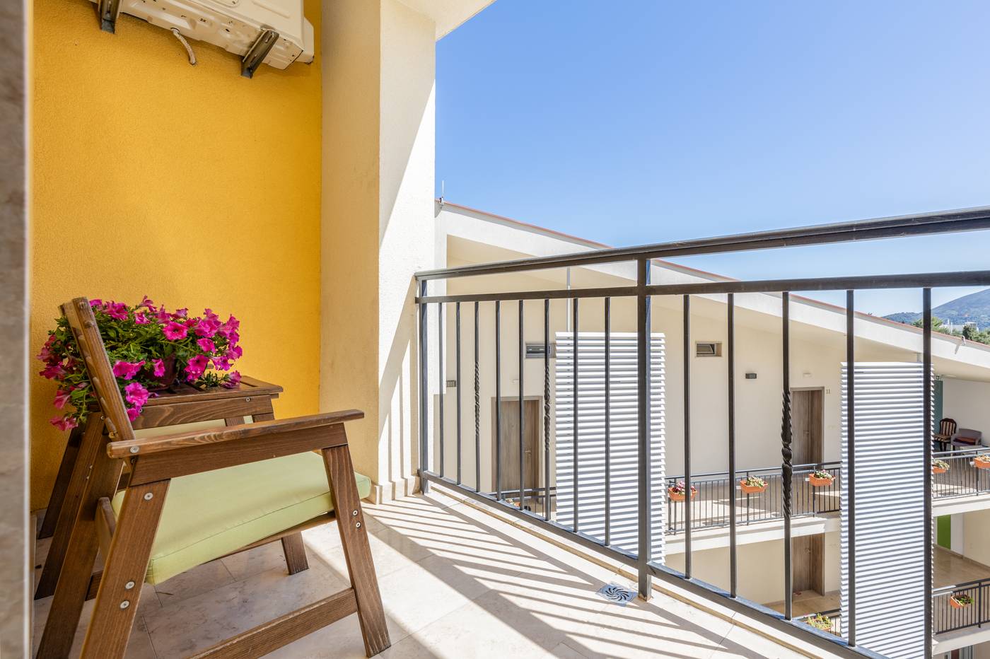 Apart-Hotel-MS-Katunjanin-Room-13