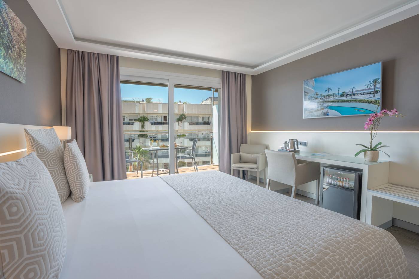 Calipolis-Hotel-Room-31