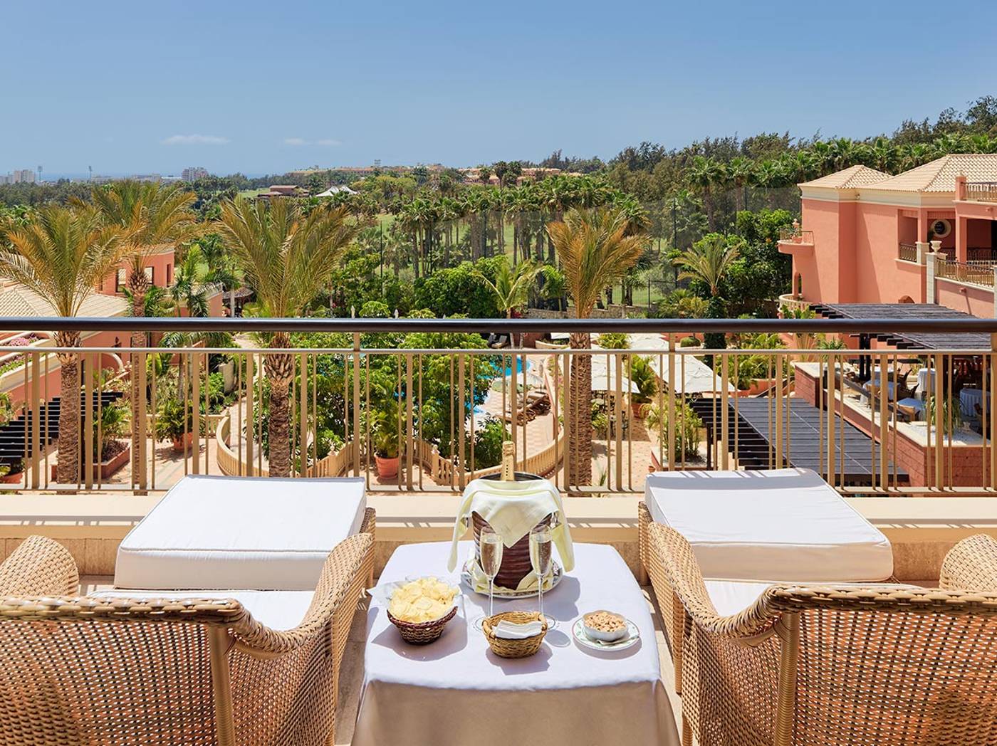 Las-Madrigueras-Room-9