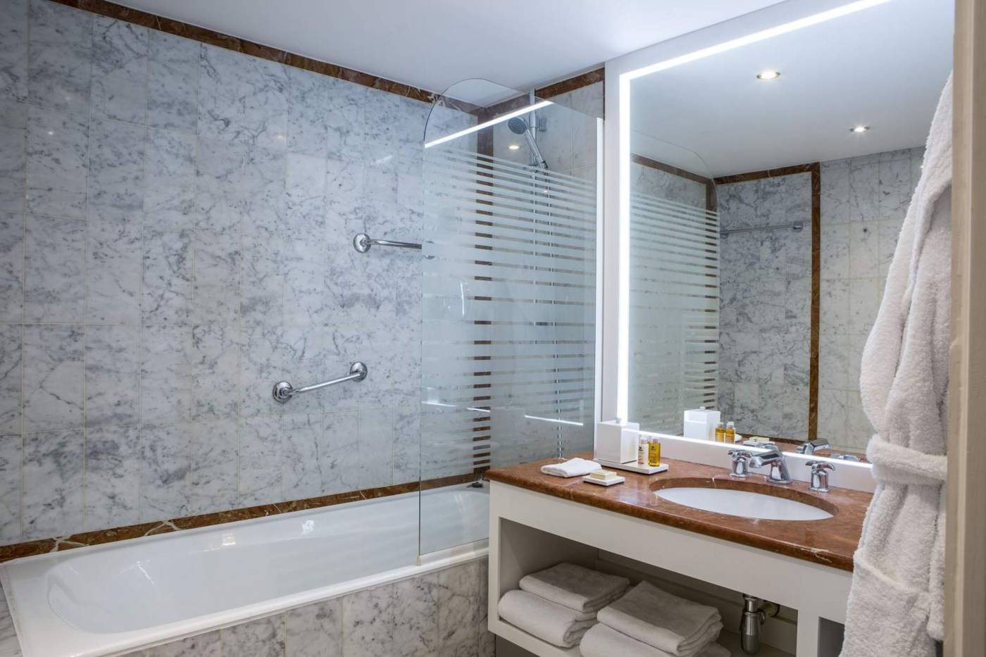 Royal-Garden-Champs-Elysees-Room-44