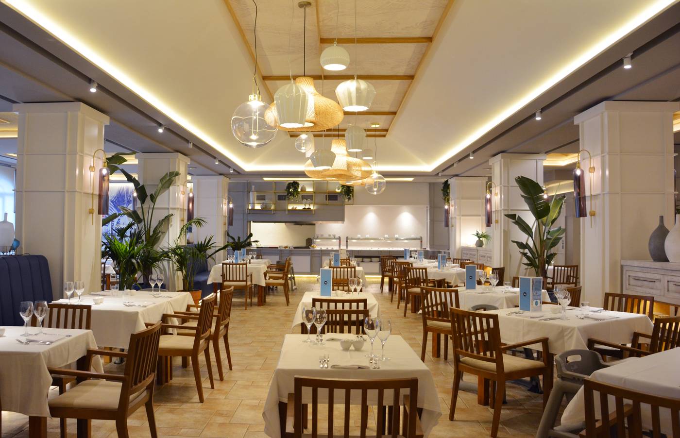 SH-Villa-Gadea-Restaurant-47
