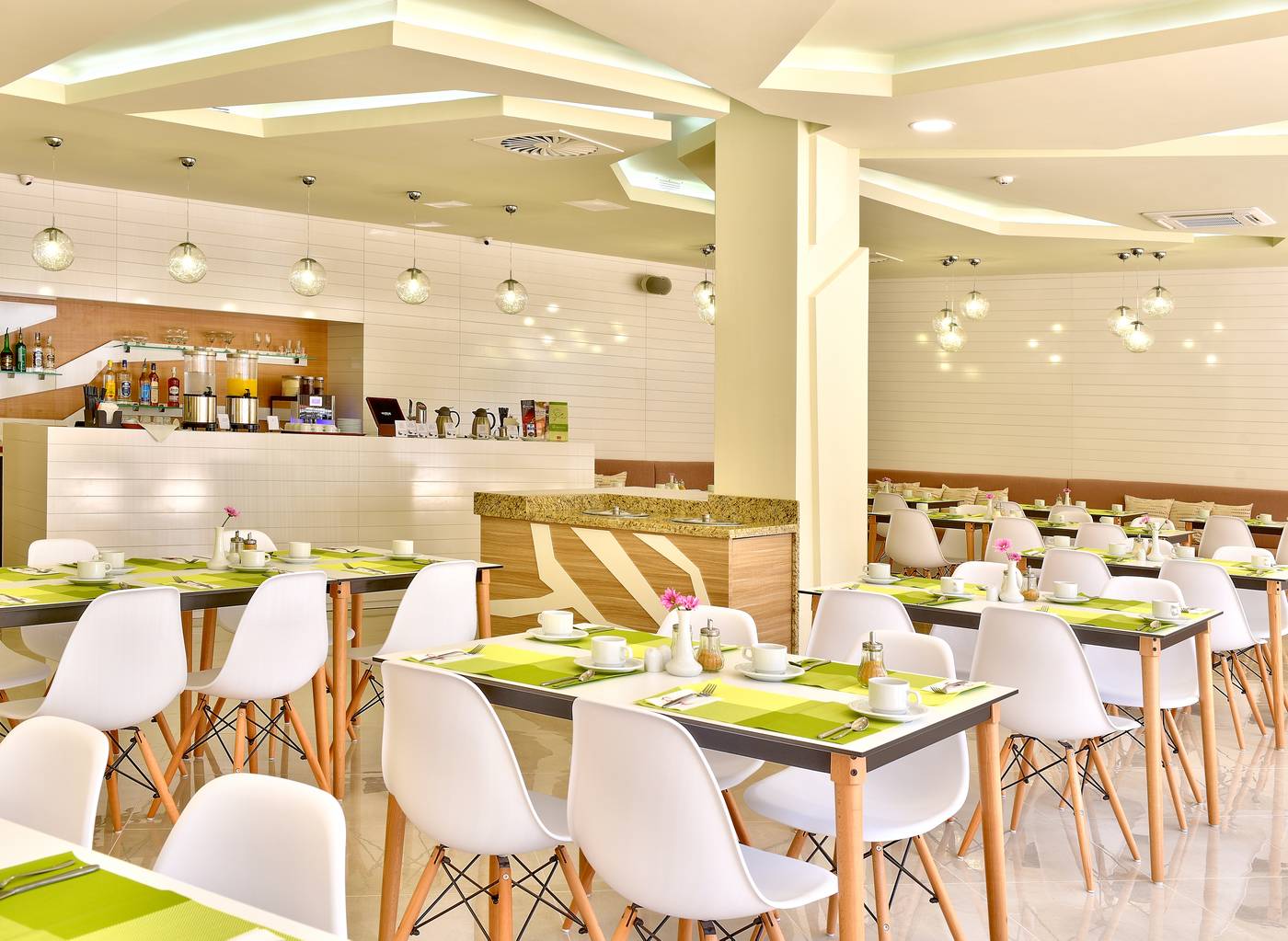 Grifid-Hotel-Foresta-Restaurant-7