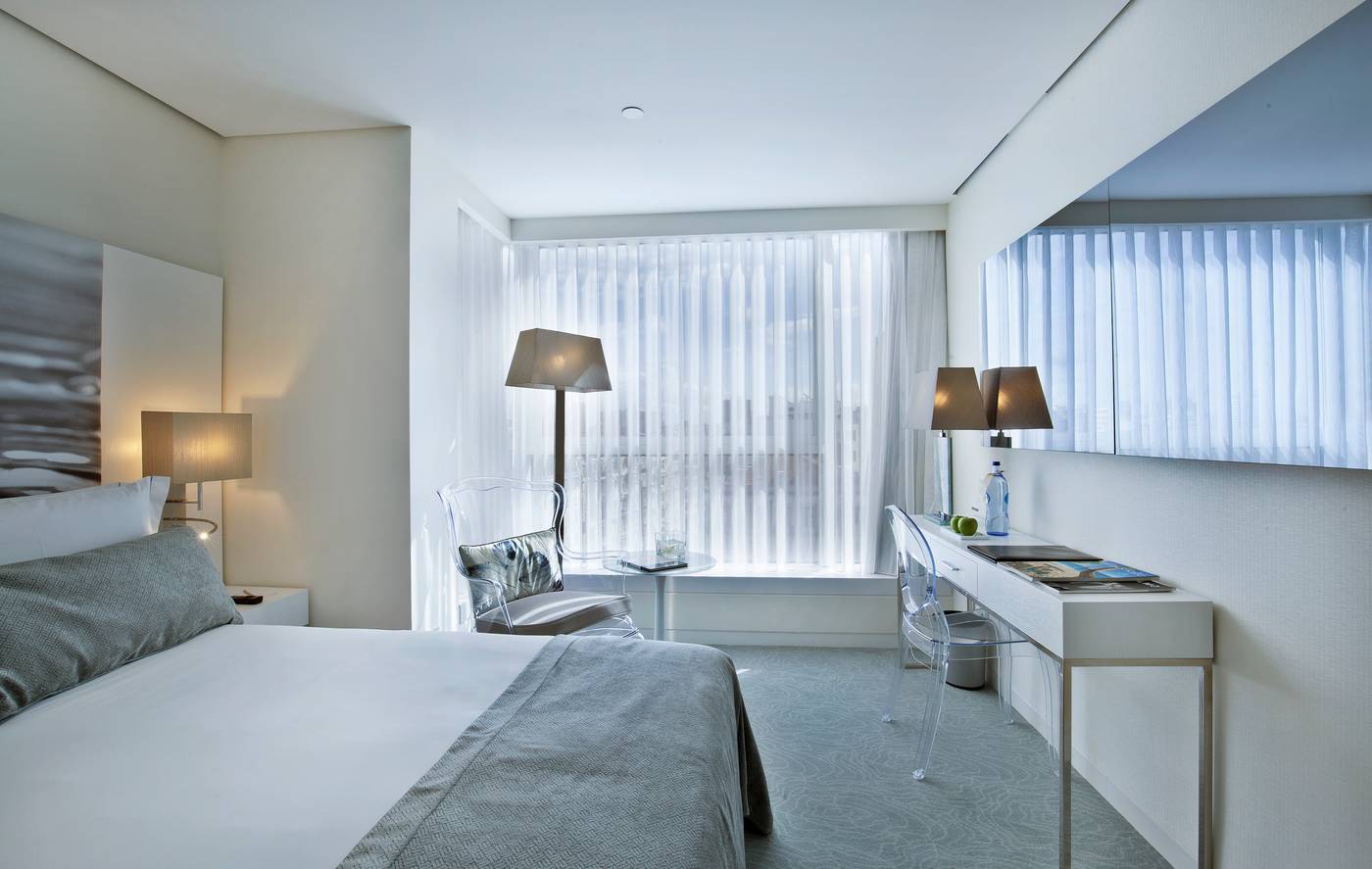 White-Lisboa-Room-17