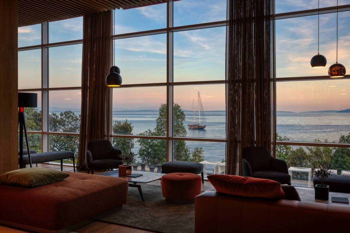 Remisens-Premium-Hotel-Ambasador-Lobby-44