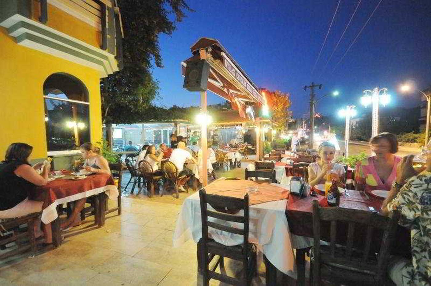 Rayon-Apart-Restaurant-10