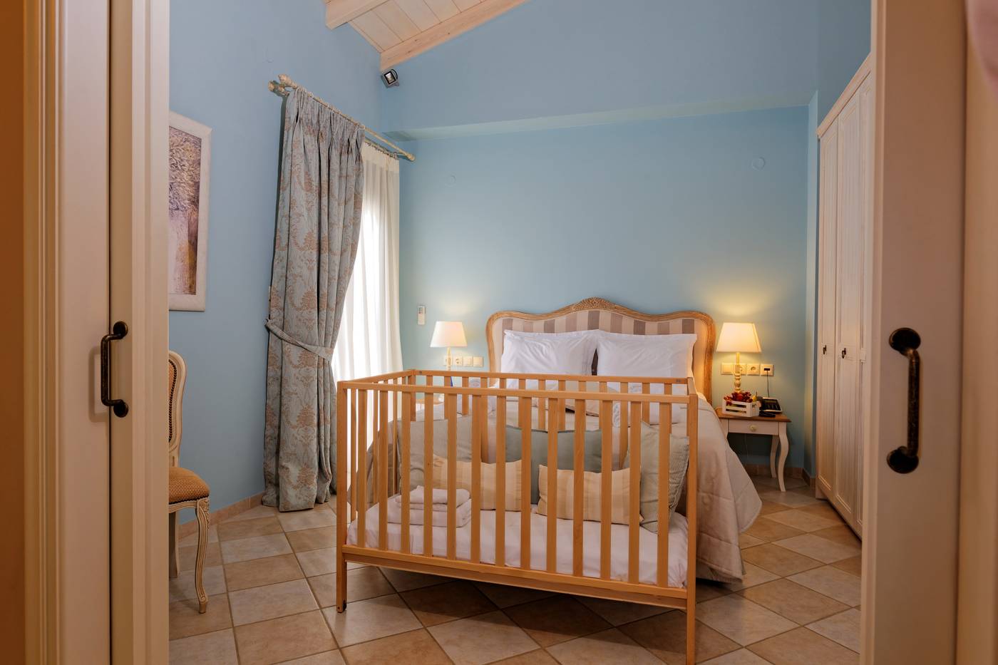 Ionia-Suites-Room-14