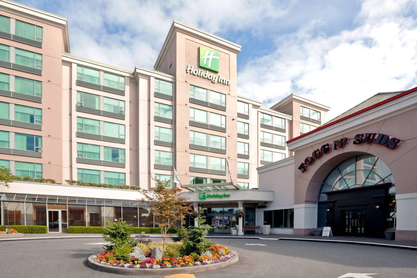 Holiday-Inn-Vancouver-Airport-General-view-1