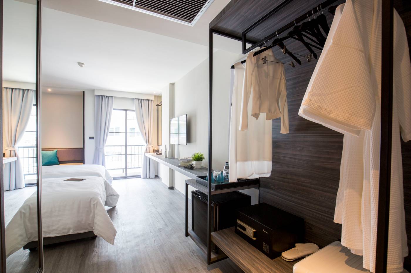 Cross-Vibe-Bangkok-Sukhumvit-Room-34