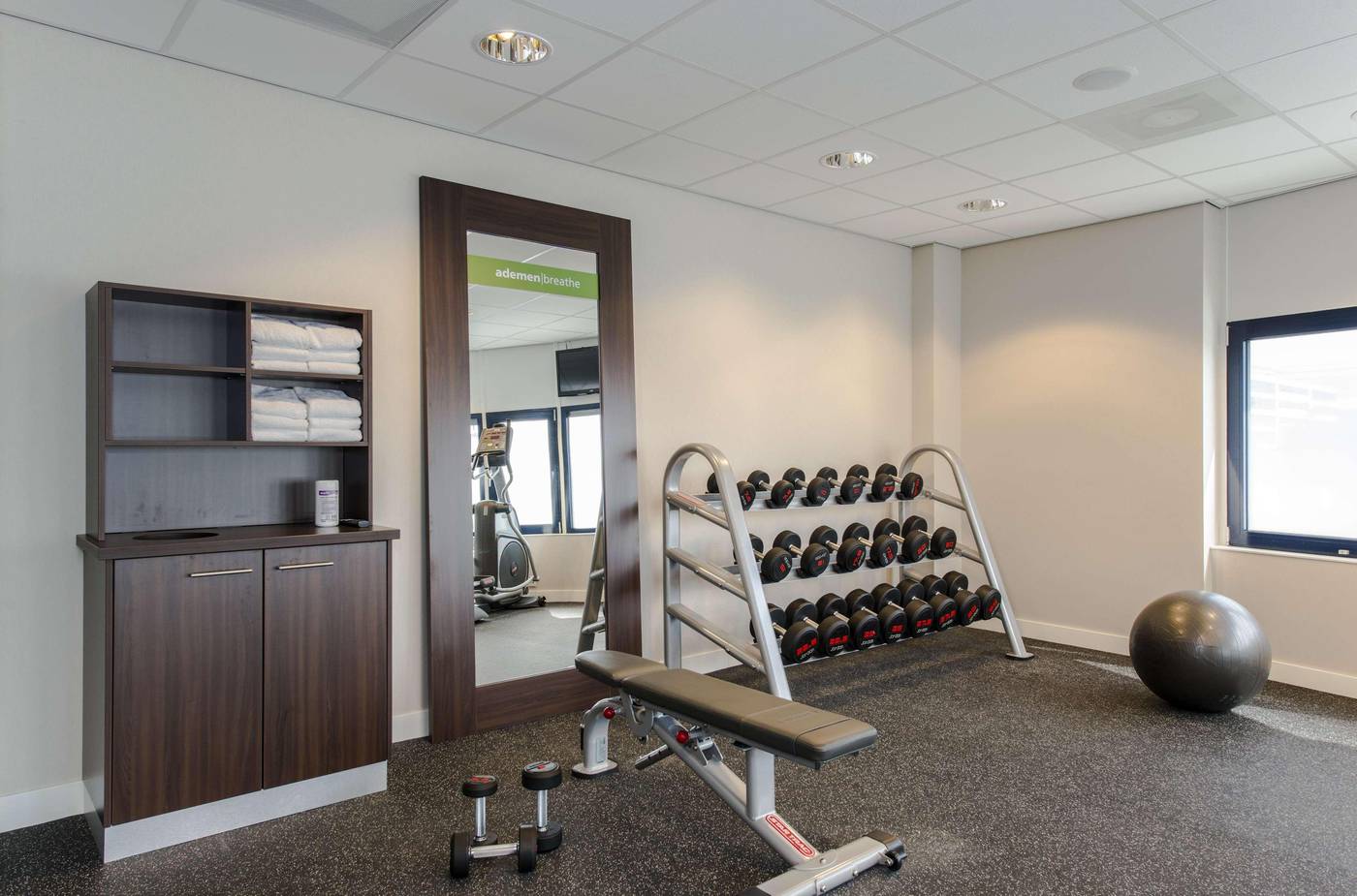 Hampton-by-Hilton-Amsterdam-Airport-Schiphol-Sports-and-Entertainment-32