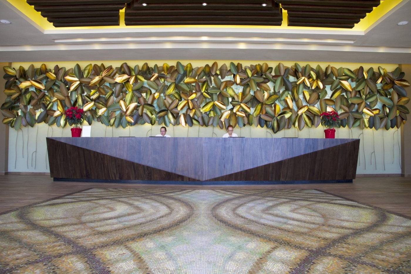 Barcelo-Maya-Palace-Sports-and-Entertainment-61