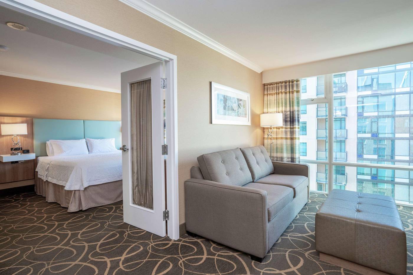 Hampton-Inn---Suites-By-Hilton-Vancouver-Downtown-Room-26