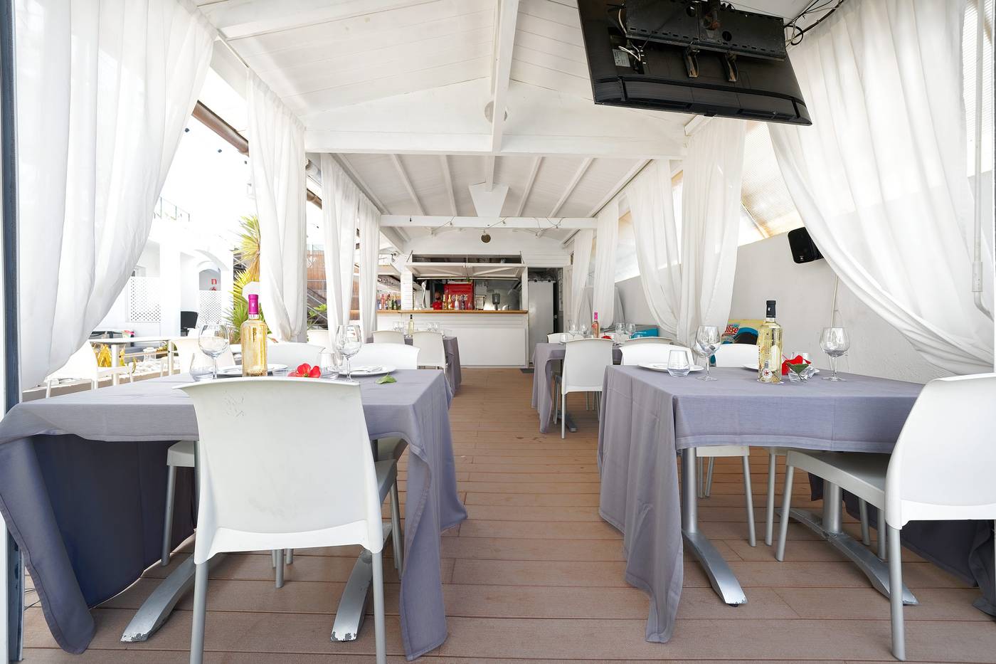 Vista-Bonita-Gay-Resort-Bar-55