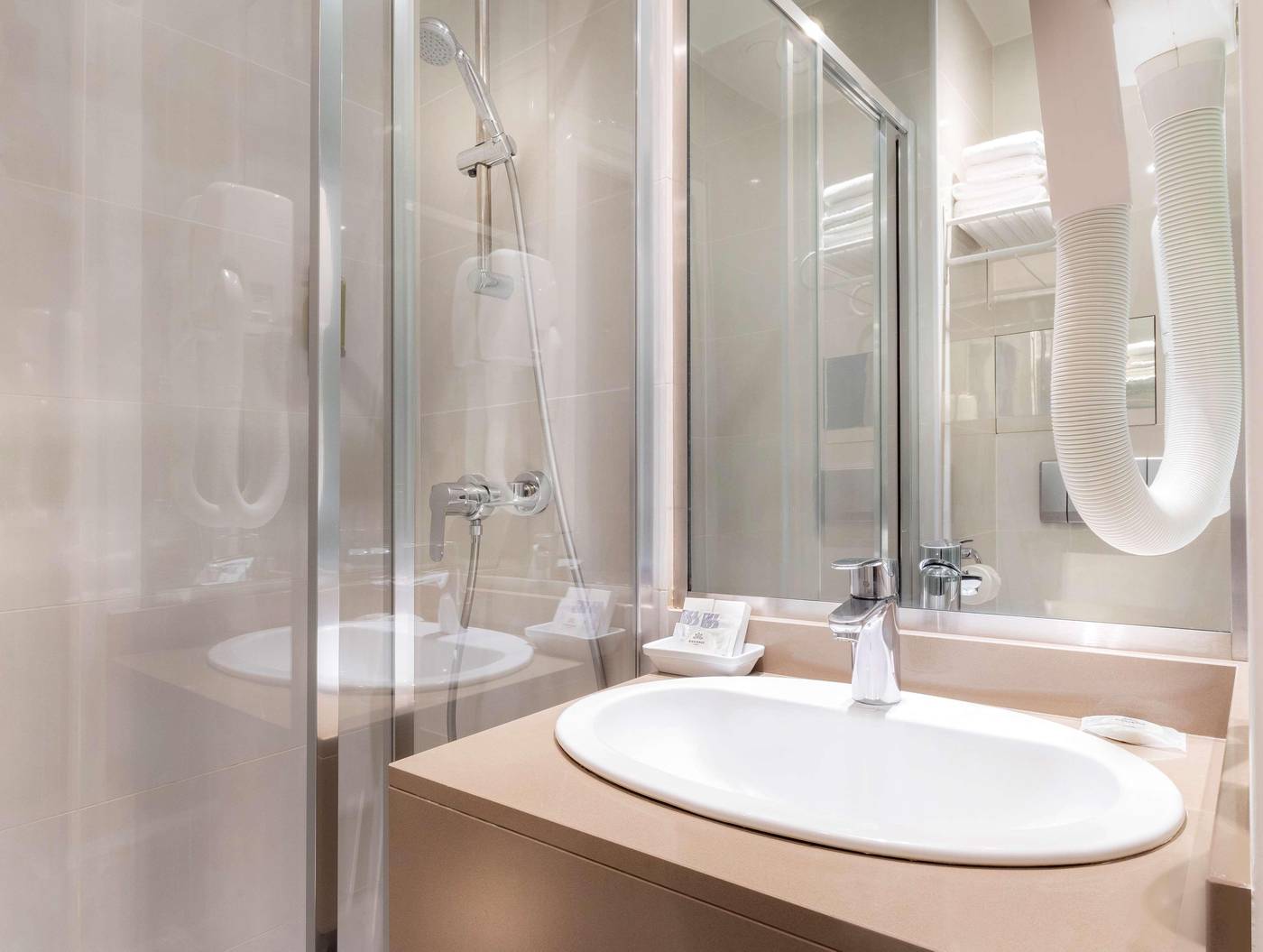 Elysees-Ceramic-Room-47