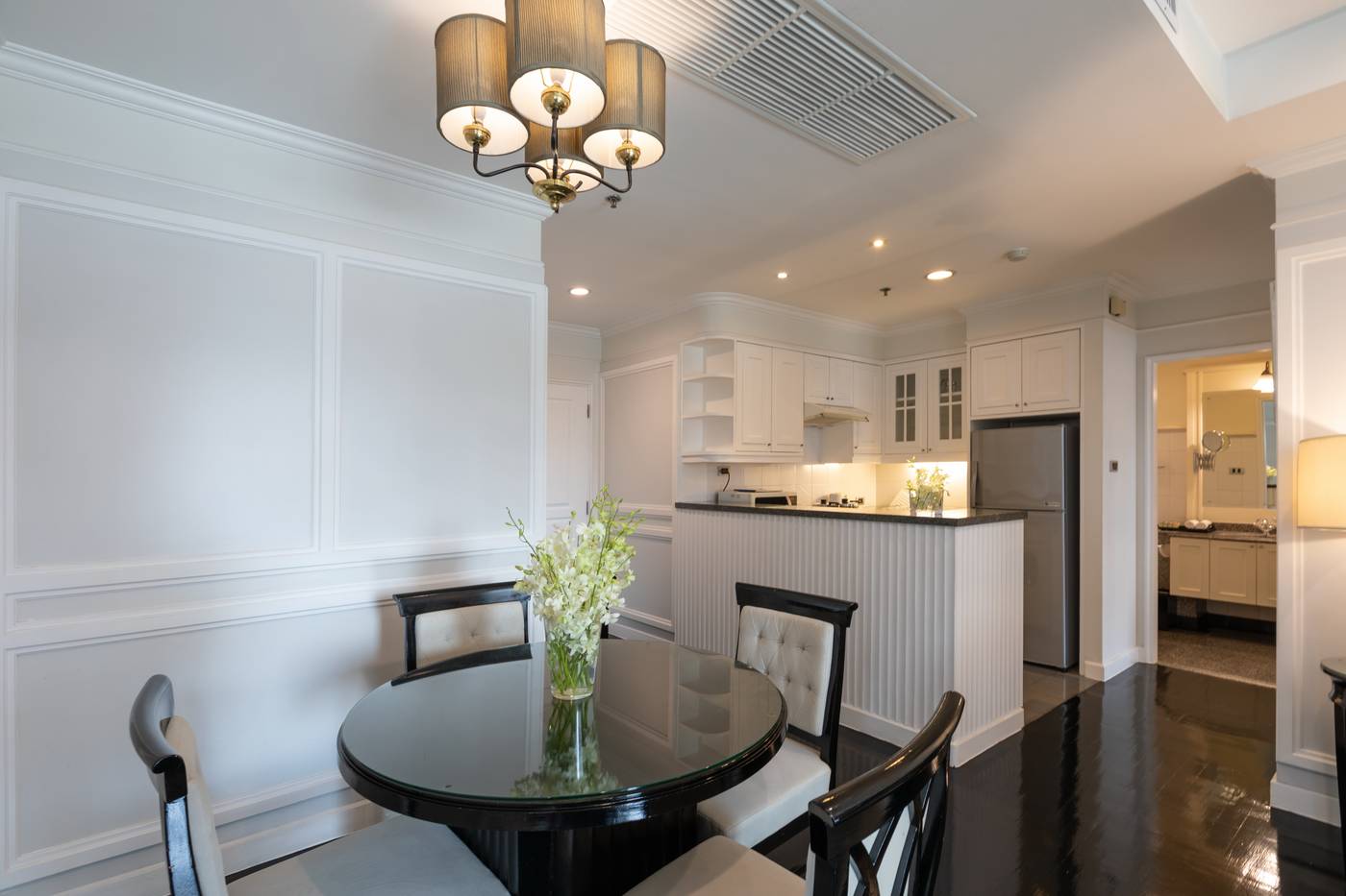 Cape-House-Langsuan-Room-30