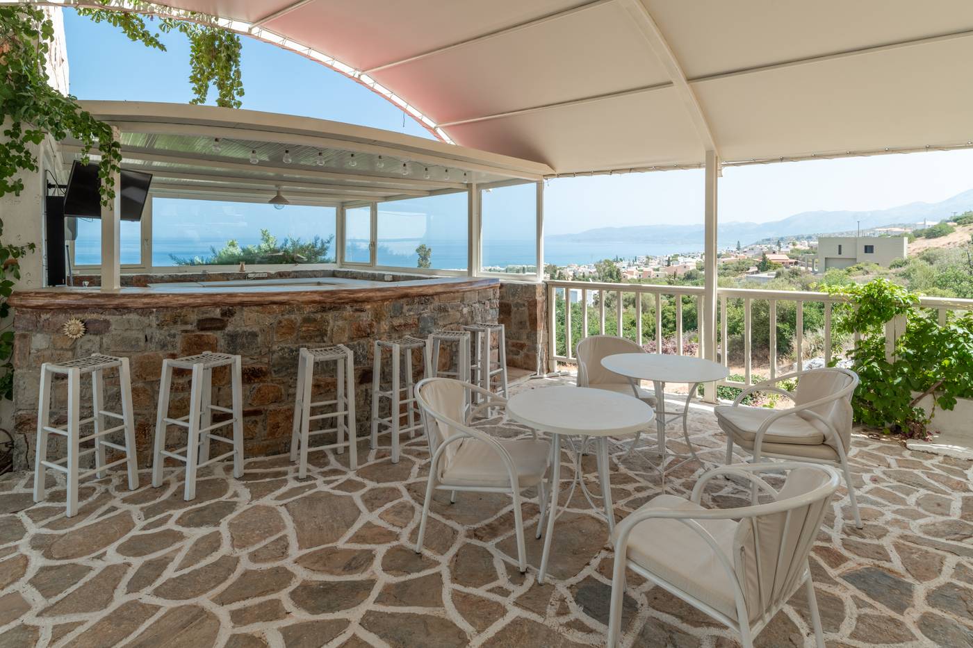 Korifi-Suites-Art-Hotel-Bar-18