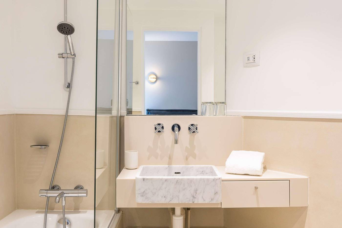 Le-Friedland-Room-38