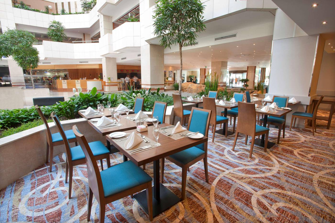 Hilton-Prague-Restaurant-52