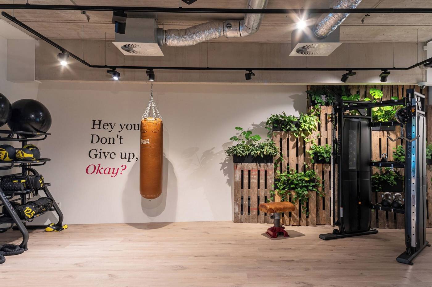 Moxy-Amsterdam-Houthavens-Sports-and-Entertainment-46