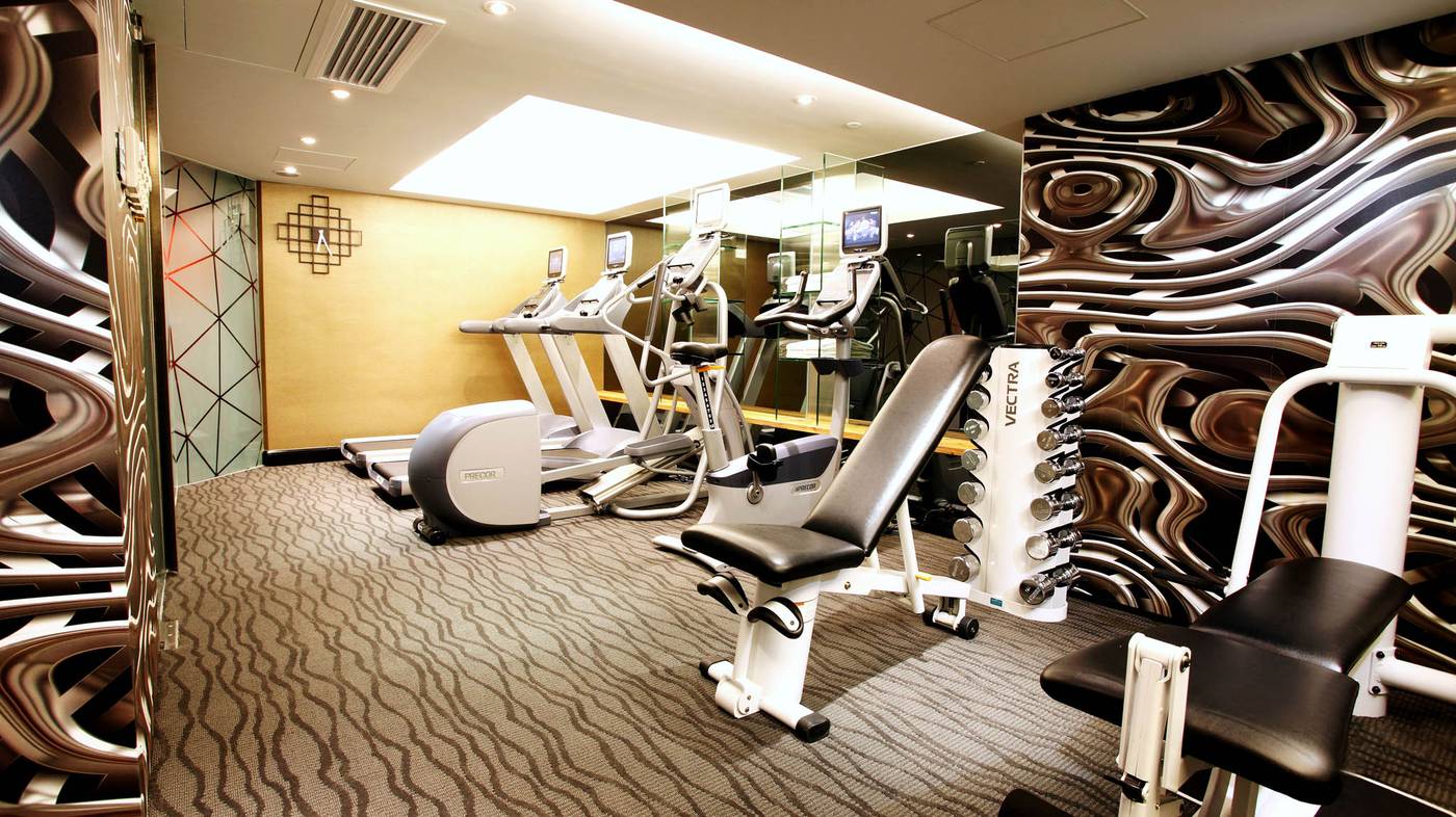 The-Luxe-Manor-Sports-and-Entertainment-18