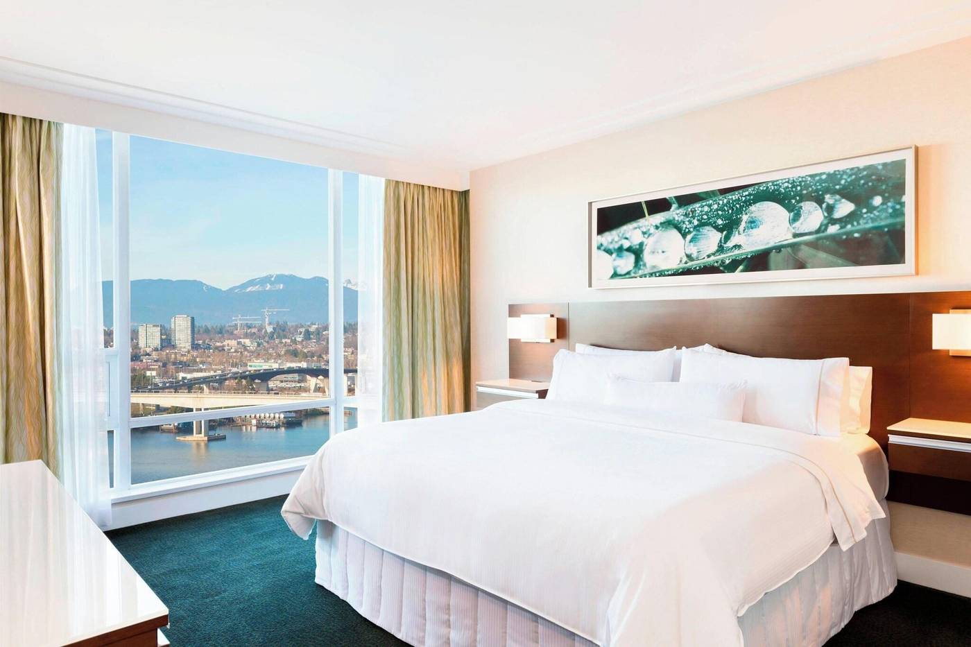 The-Westin-Wall-Centre--Vancouver-Airport-Room-23