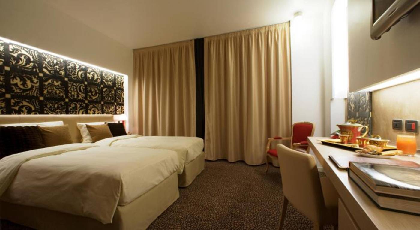 Antony-Palace-Hotel-Room-19