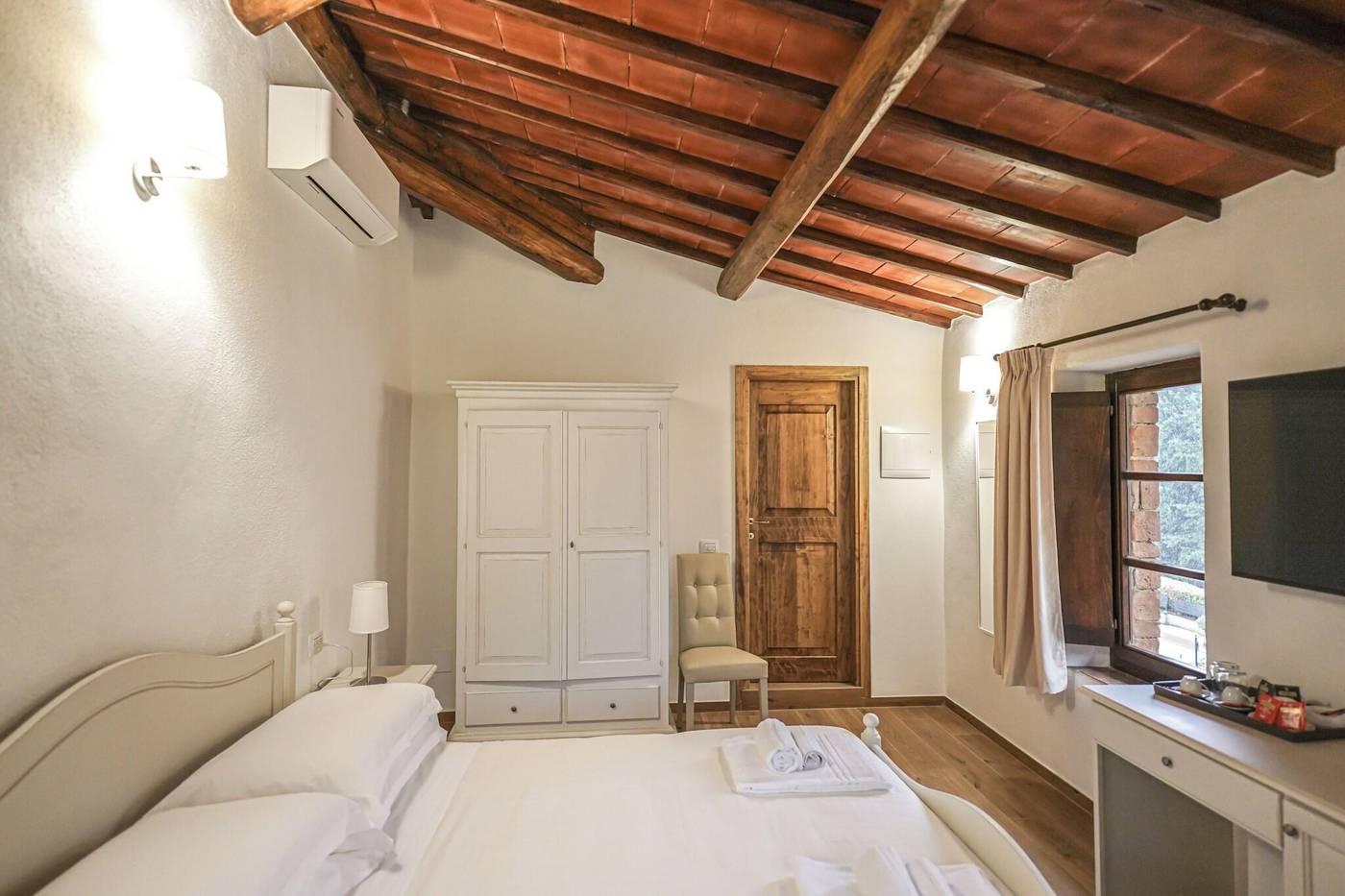 Borgo-Il-Poggiaccio-Room-24