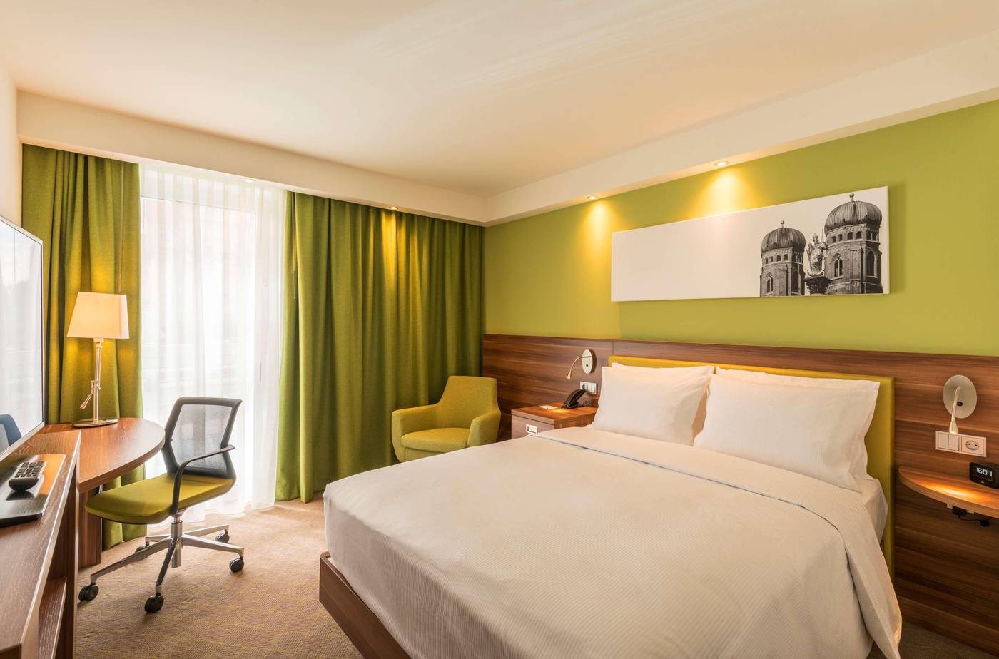 Hampton-by-Hilton-Munich-City-West-Room-7